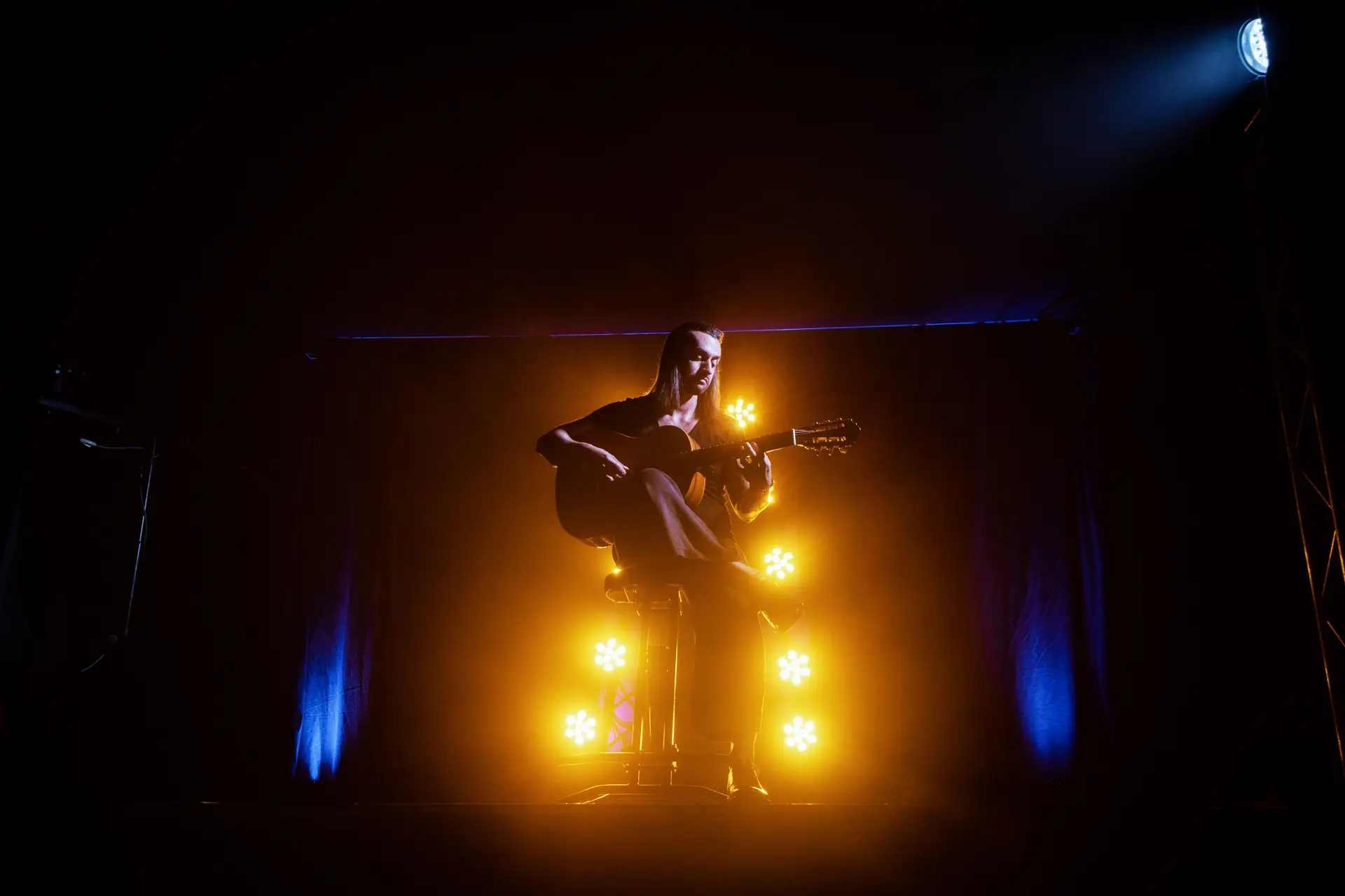 Live acoustic guitar performance at CalverianPrestigeStay